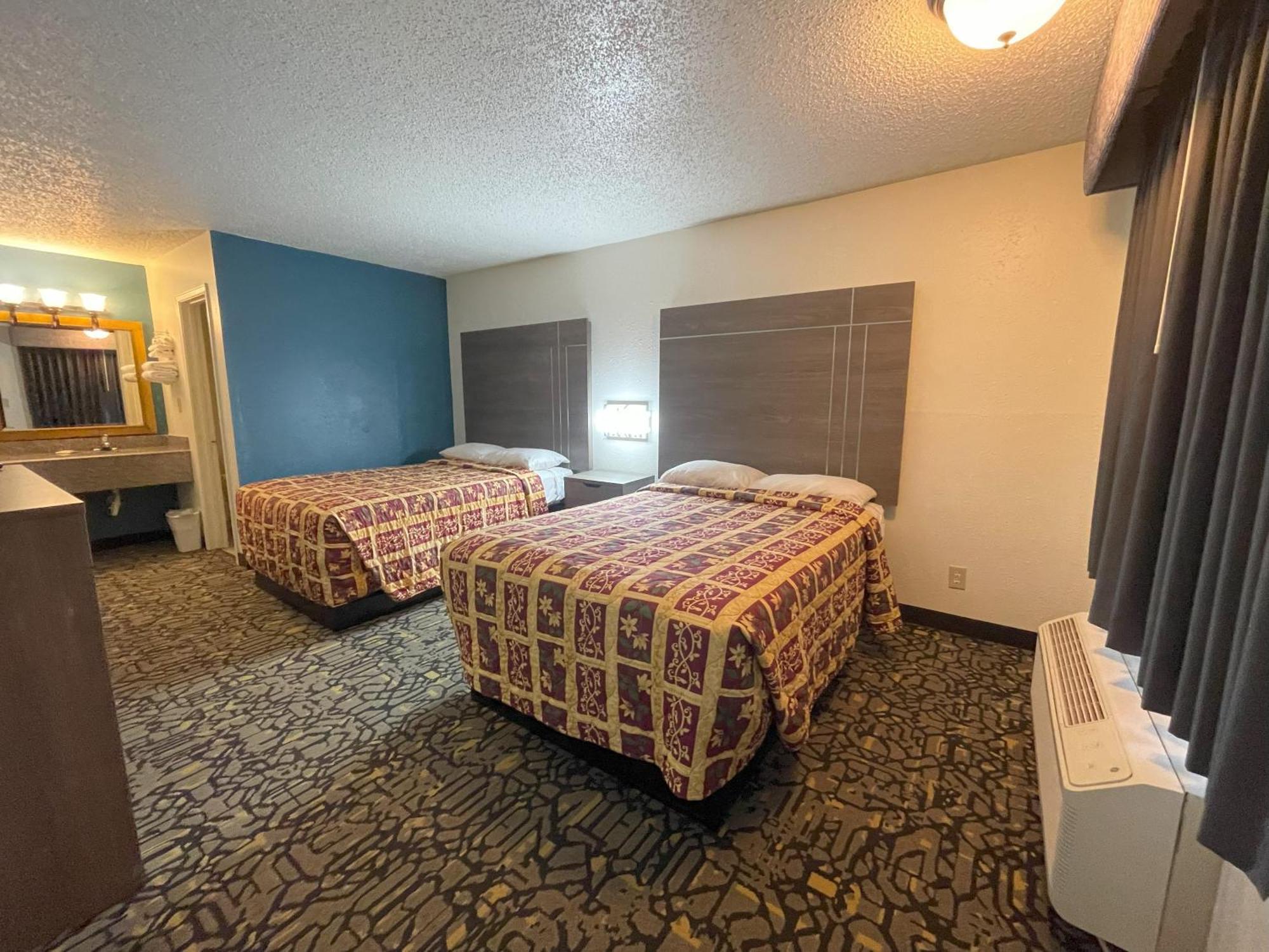 Countryside Inn Malakoff Exterior photo